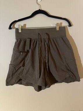 lululemon athletica Brown Elastic-Waist Cargo Athletic Shorts
